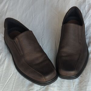 ECCO Men's Helsinki 2.0 Brown Leather Apron Toe Slip-On shoes